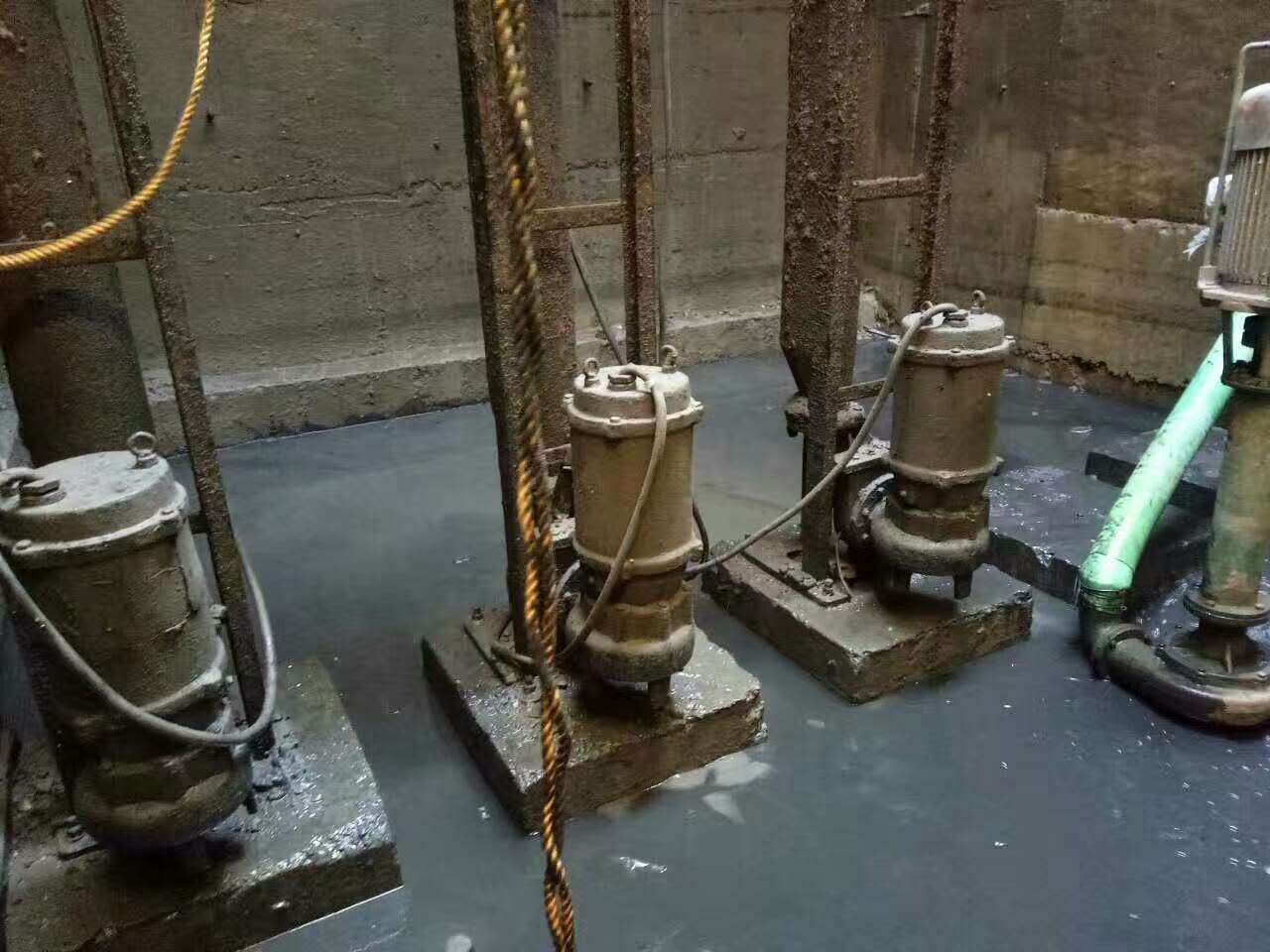 普兰店污水池清理