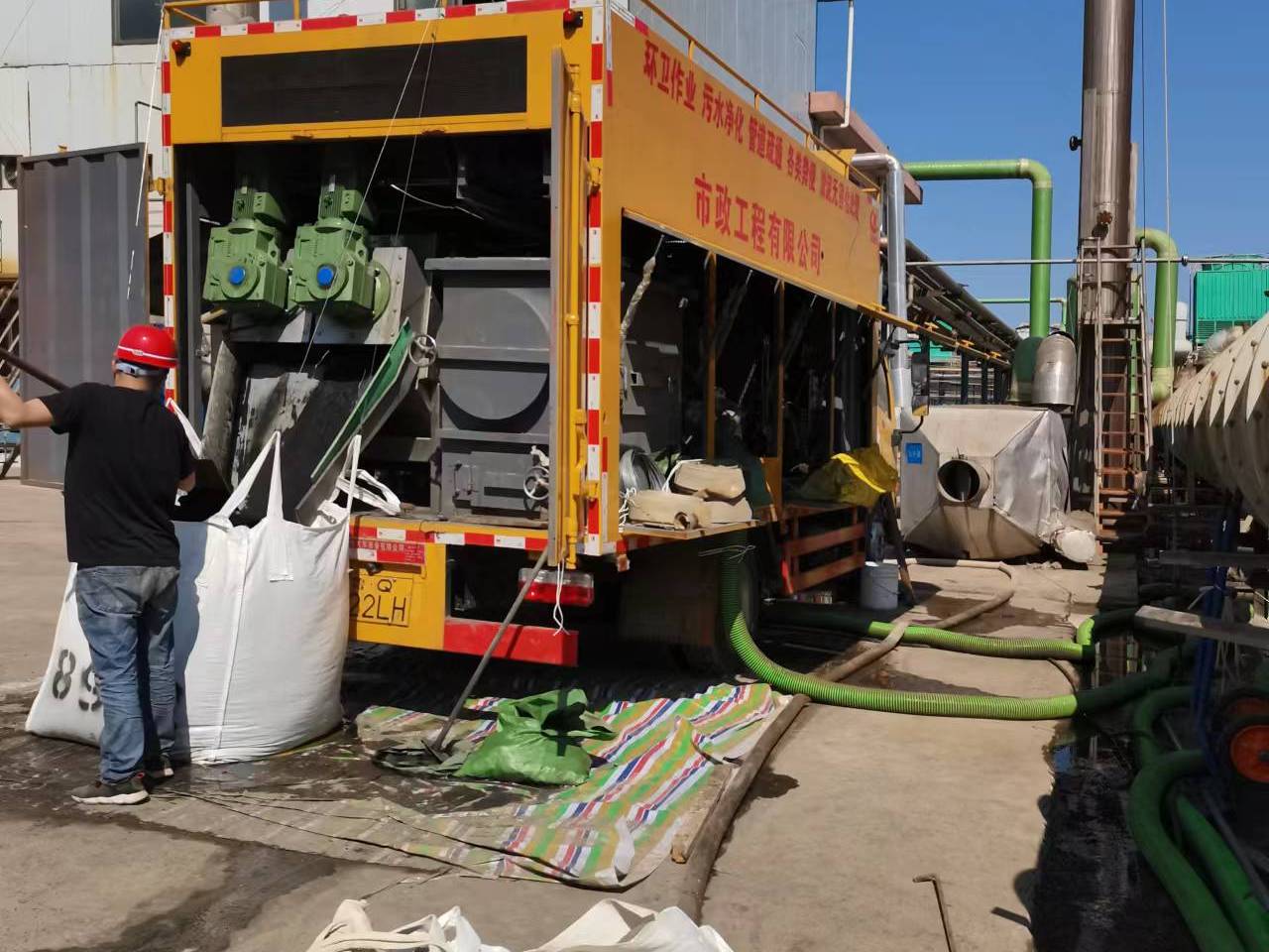 普兰店淤泥压干处理